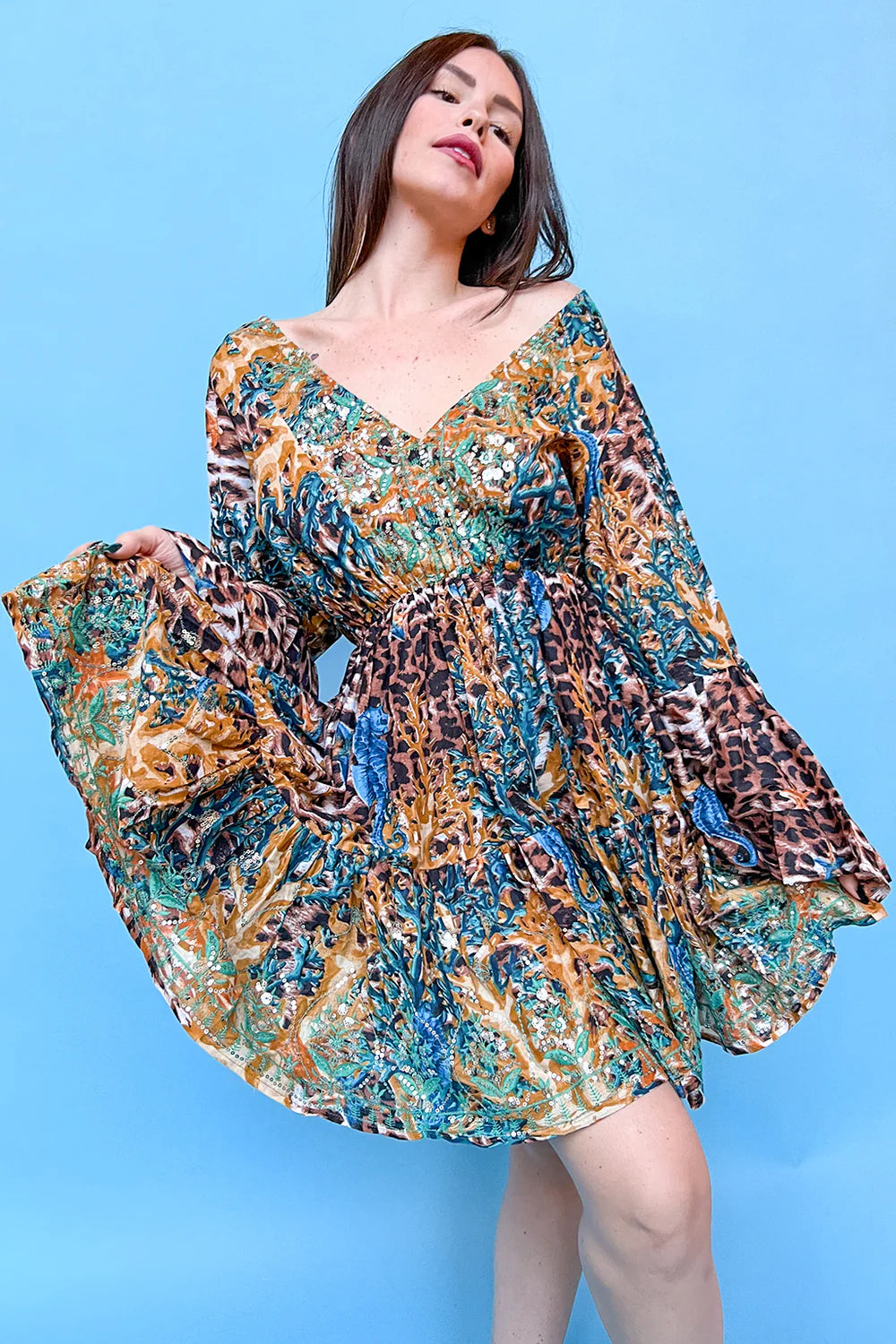 Short dress with V-neck