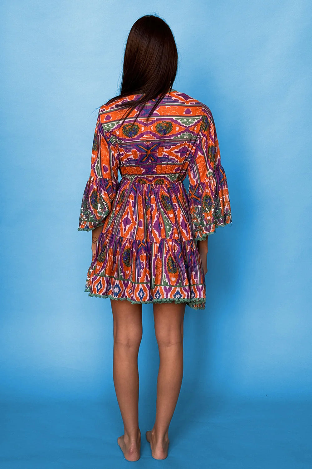 Short dress with V-neck