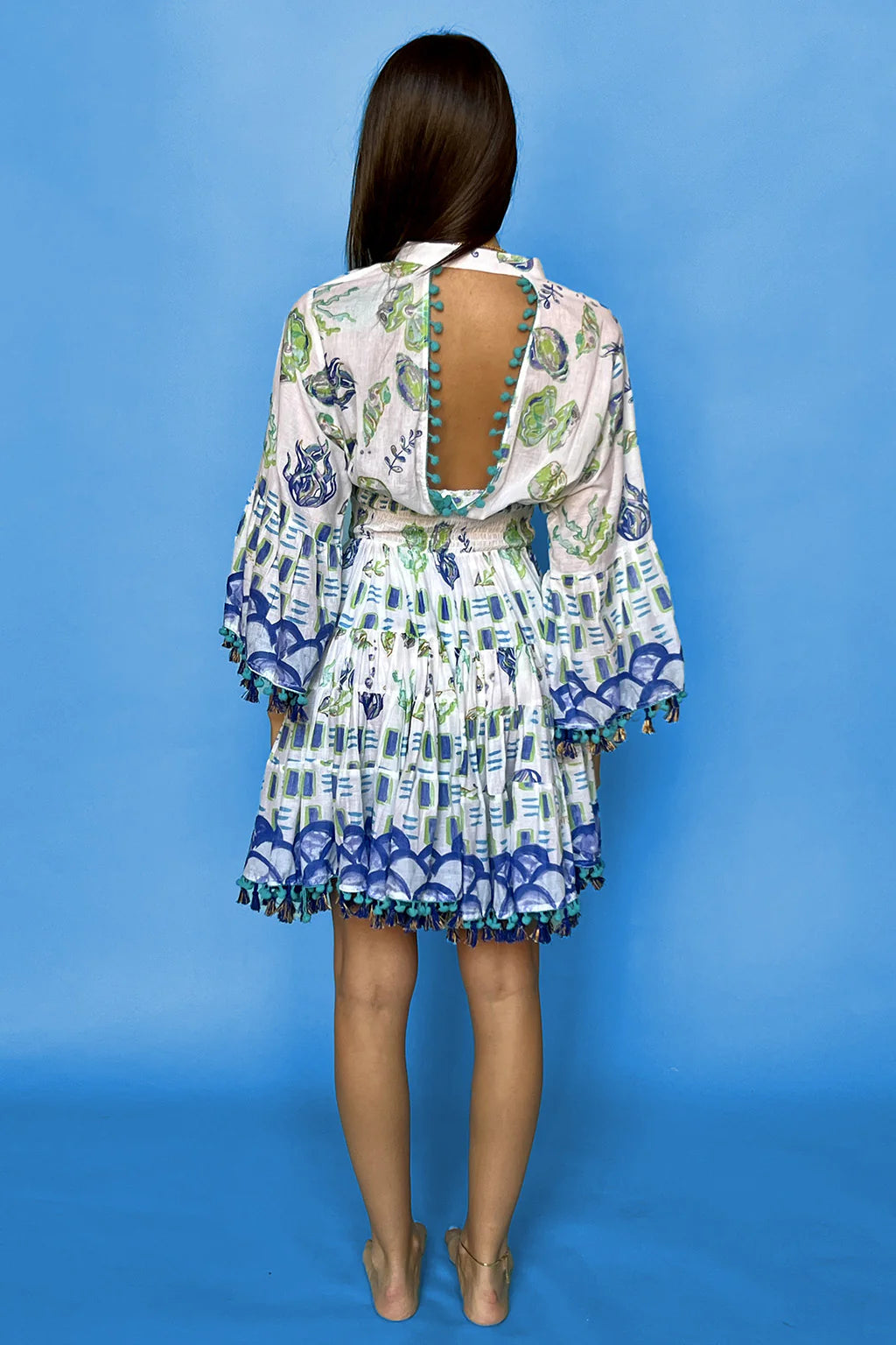 Short dress with V-neck
