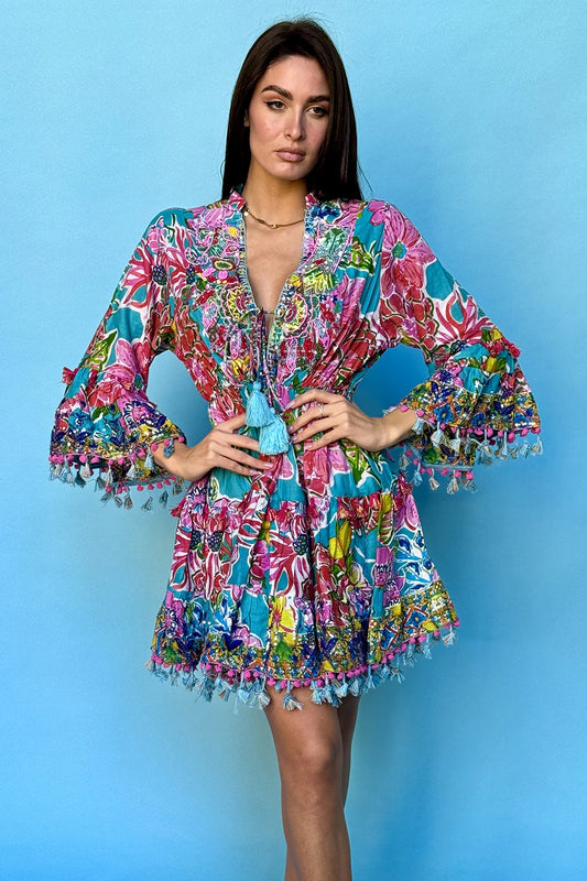 Short dress with V-neck