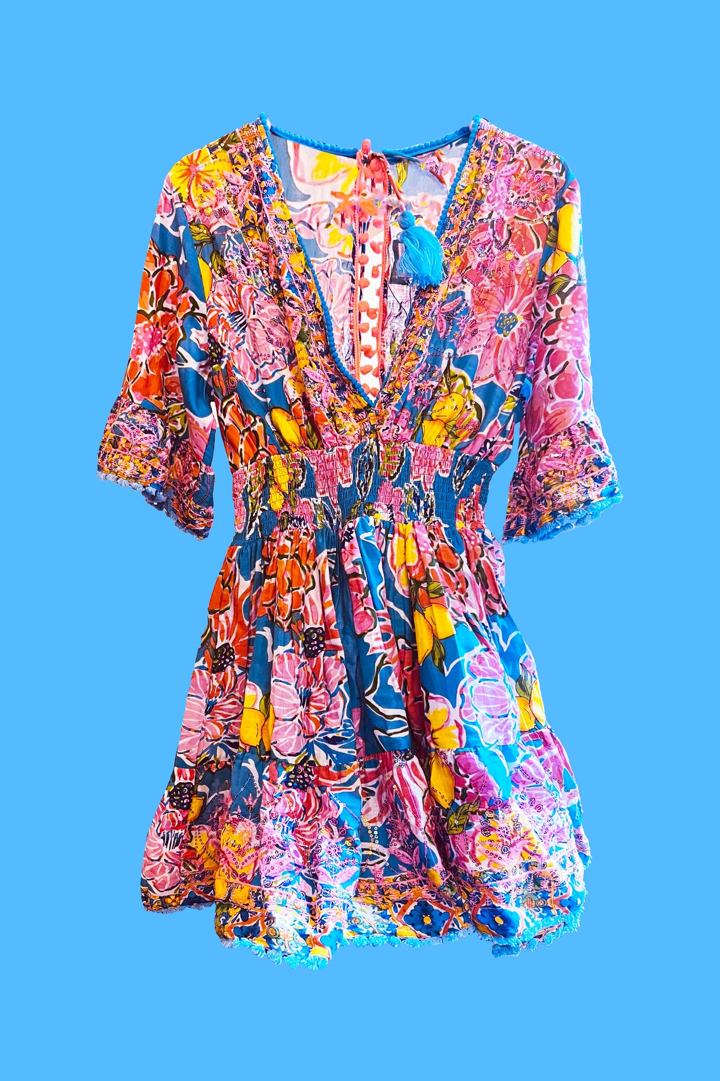 Short dress with spring waistband