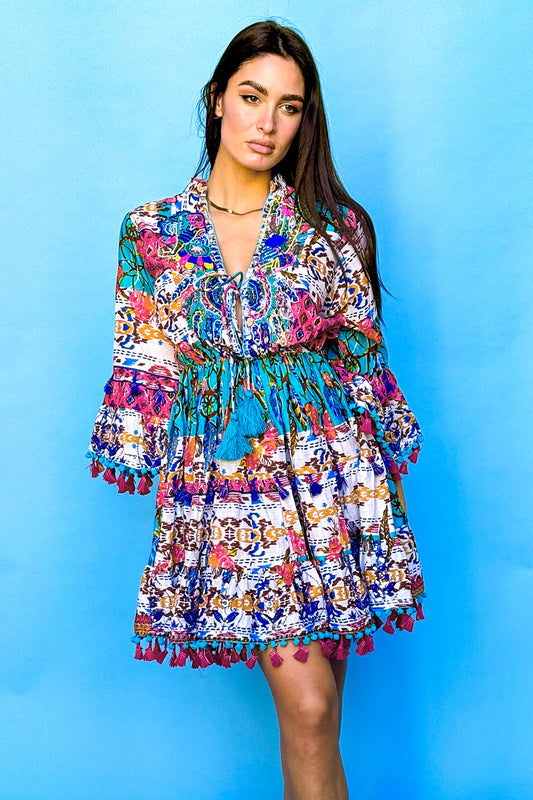 Short dress with V neck